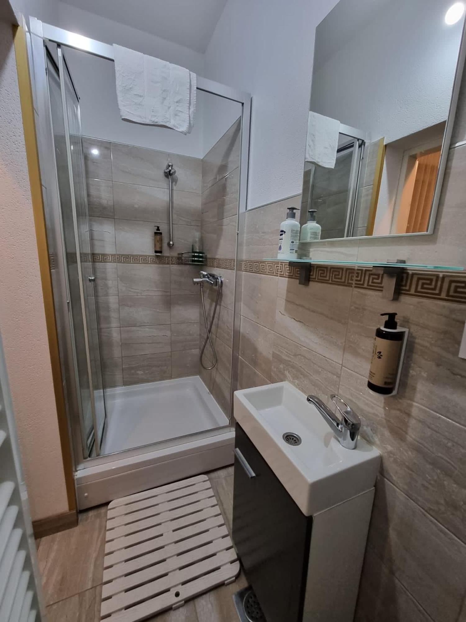 Apartmani Li ليفنو المظهر الخارجي الصورة